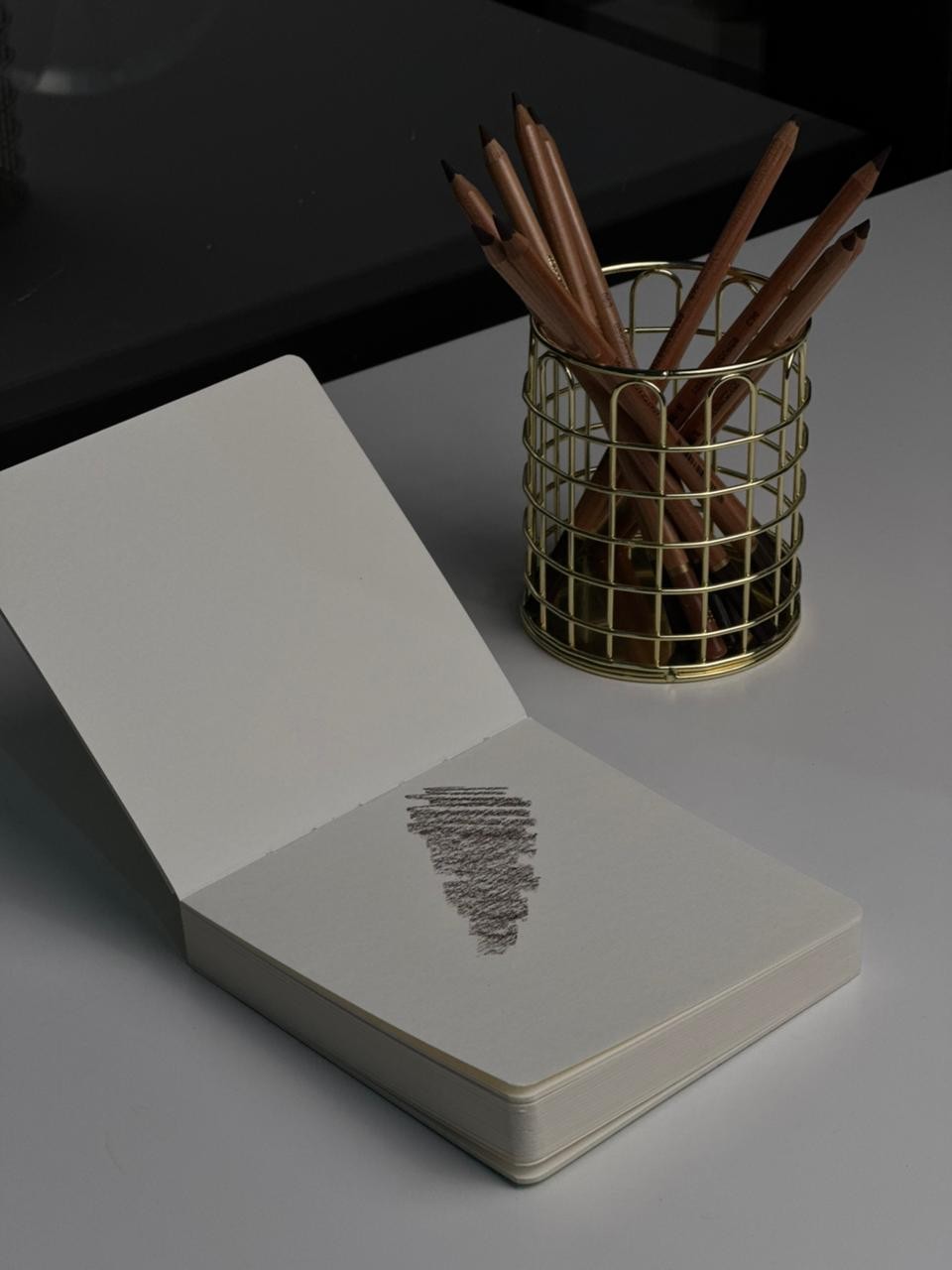 სკეჩბუქი 125X125მმ 58 ფურც 220გრ