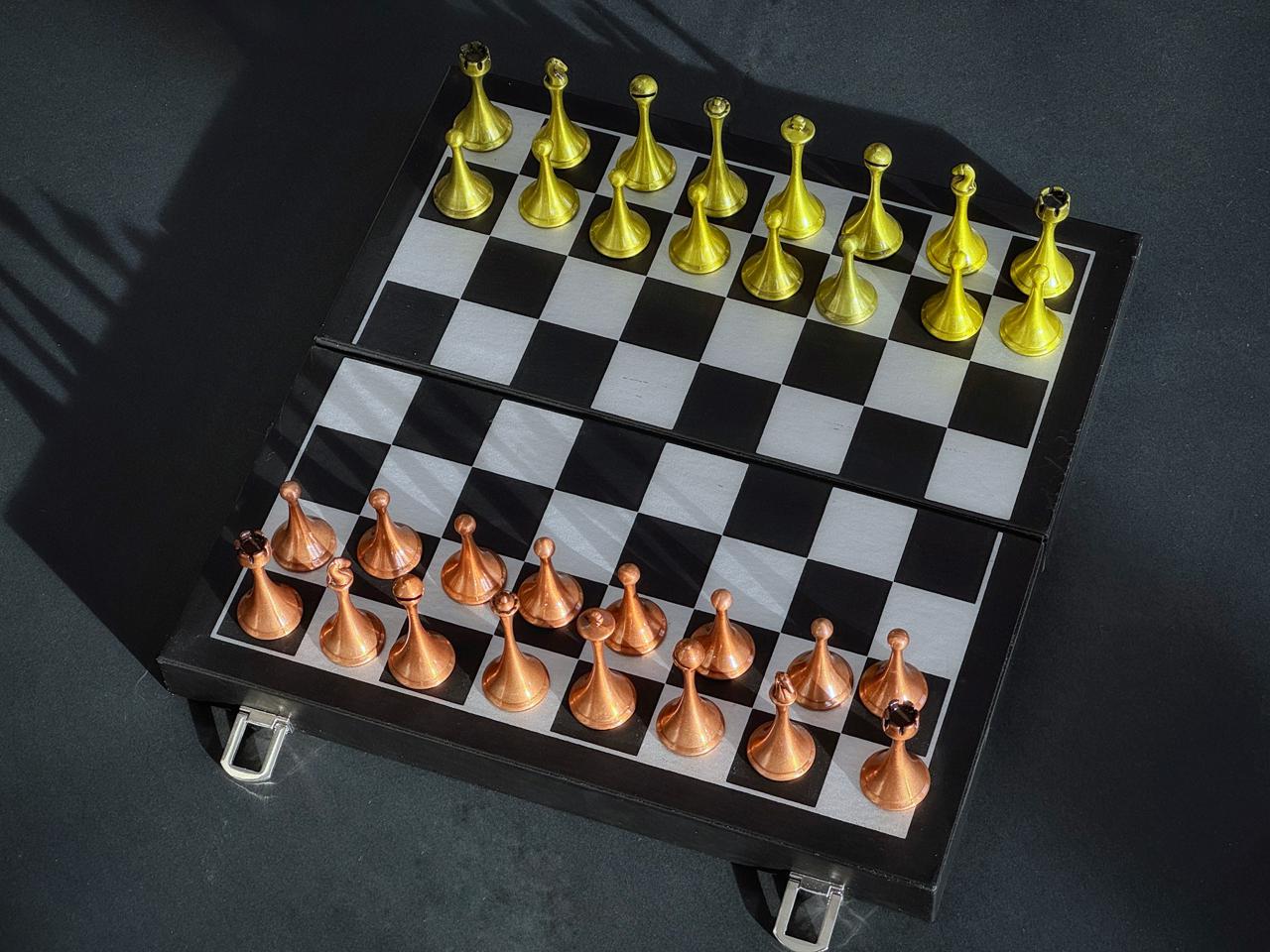 ჭადრაკი (-7) (X-X-12)