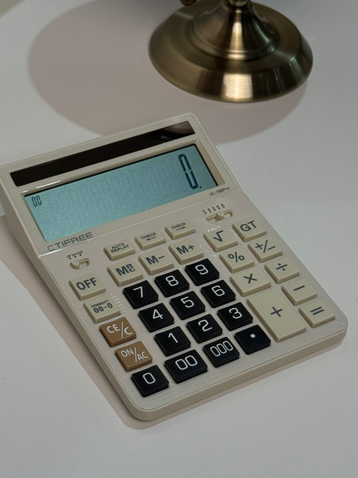 კალკულატორი 12 თანრიგიანი