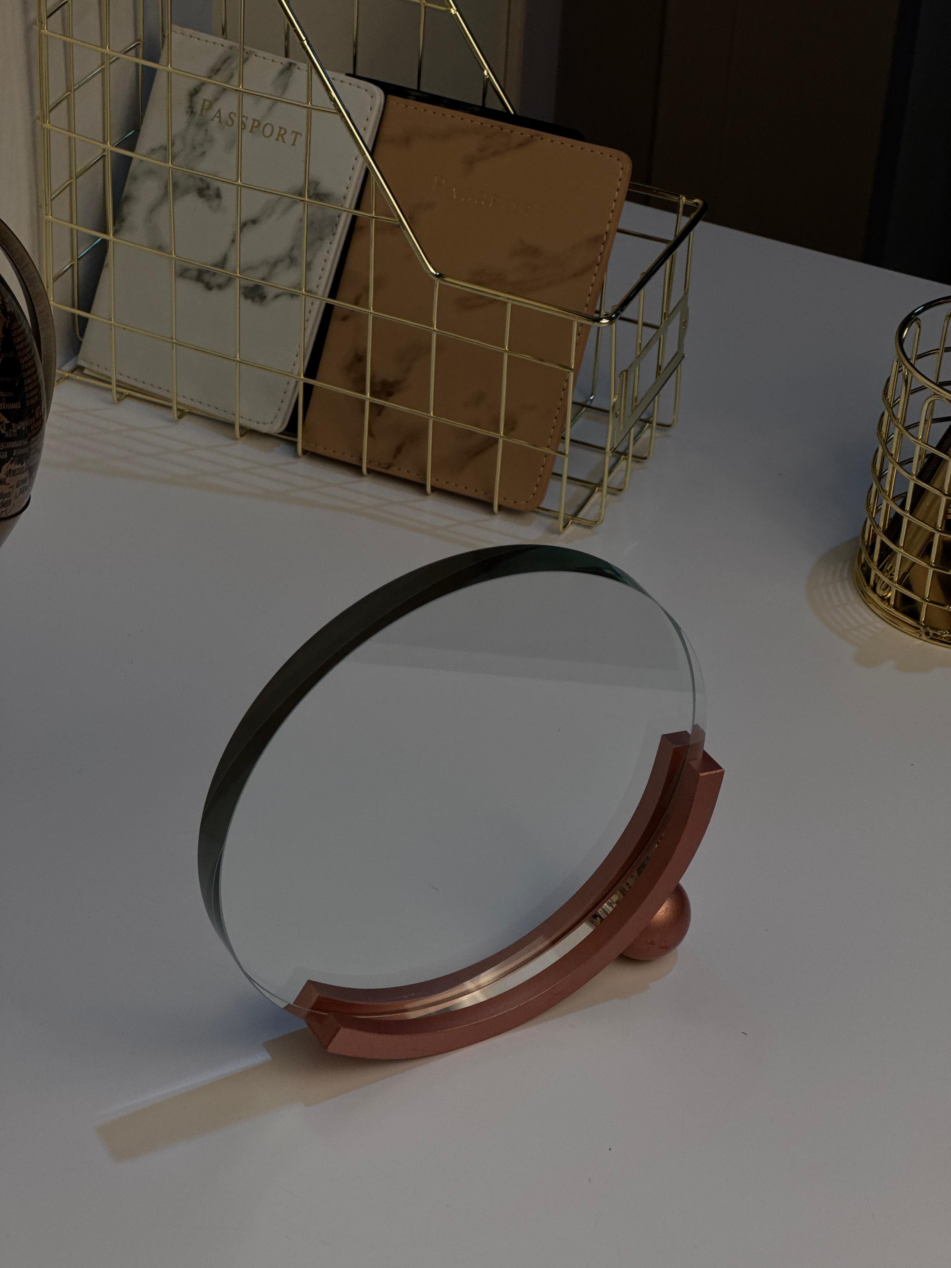 შუშის დასაჯილდოებელი დეკორაცია