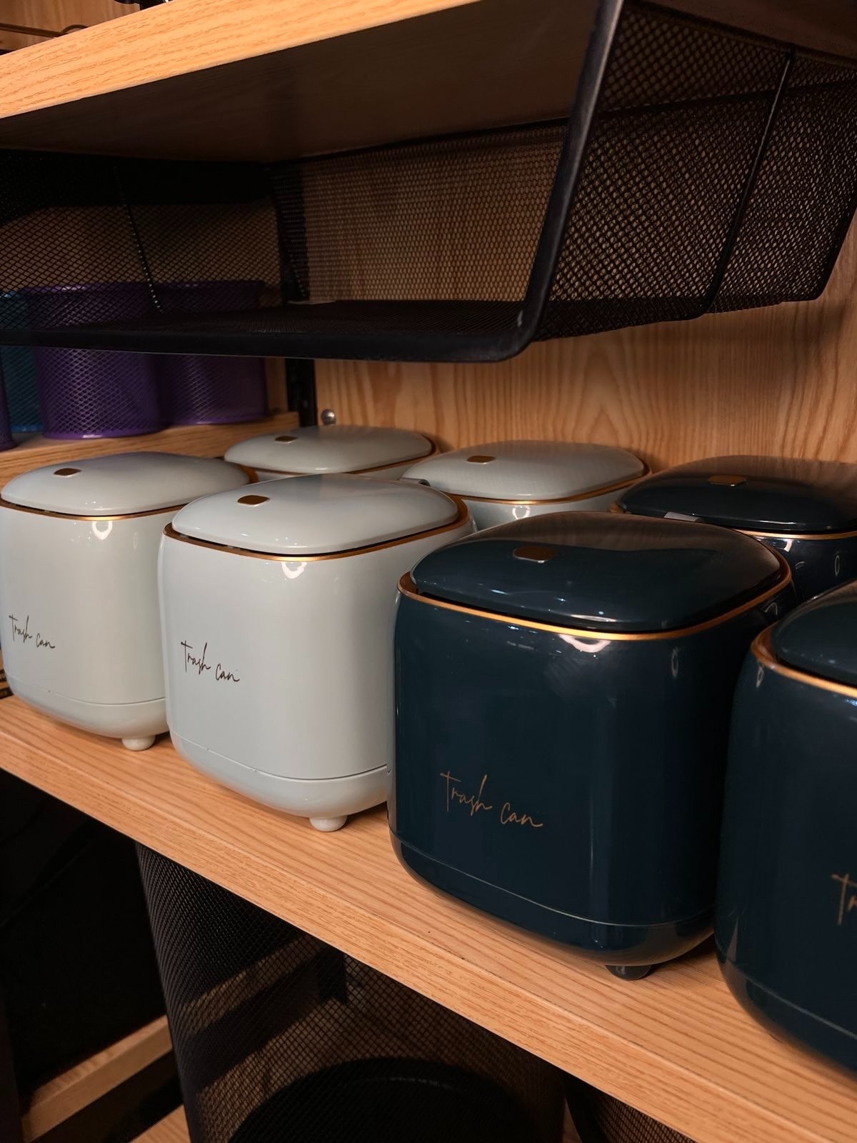 სანაგვე ურნა სამაგიდე