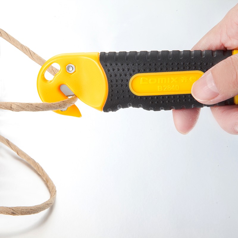 საკანცელარიო დანა 18მმ, პლასტიკური კორპუსით, კაბელის საჭრელით, ყვითელი, Comix, CO-B2840, CO-083412